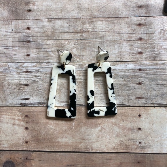 The Kee Co Jewelry - White and Black Geometric Acrylic Earrings
